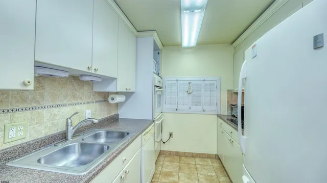 $439,000 | 5000 Boardwalk, Unit 211, Ventnor City, NJ 08406