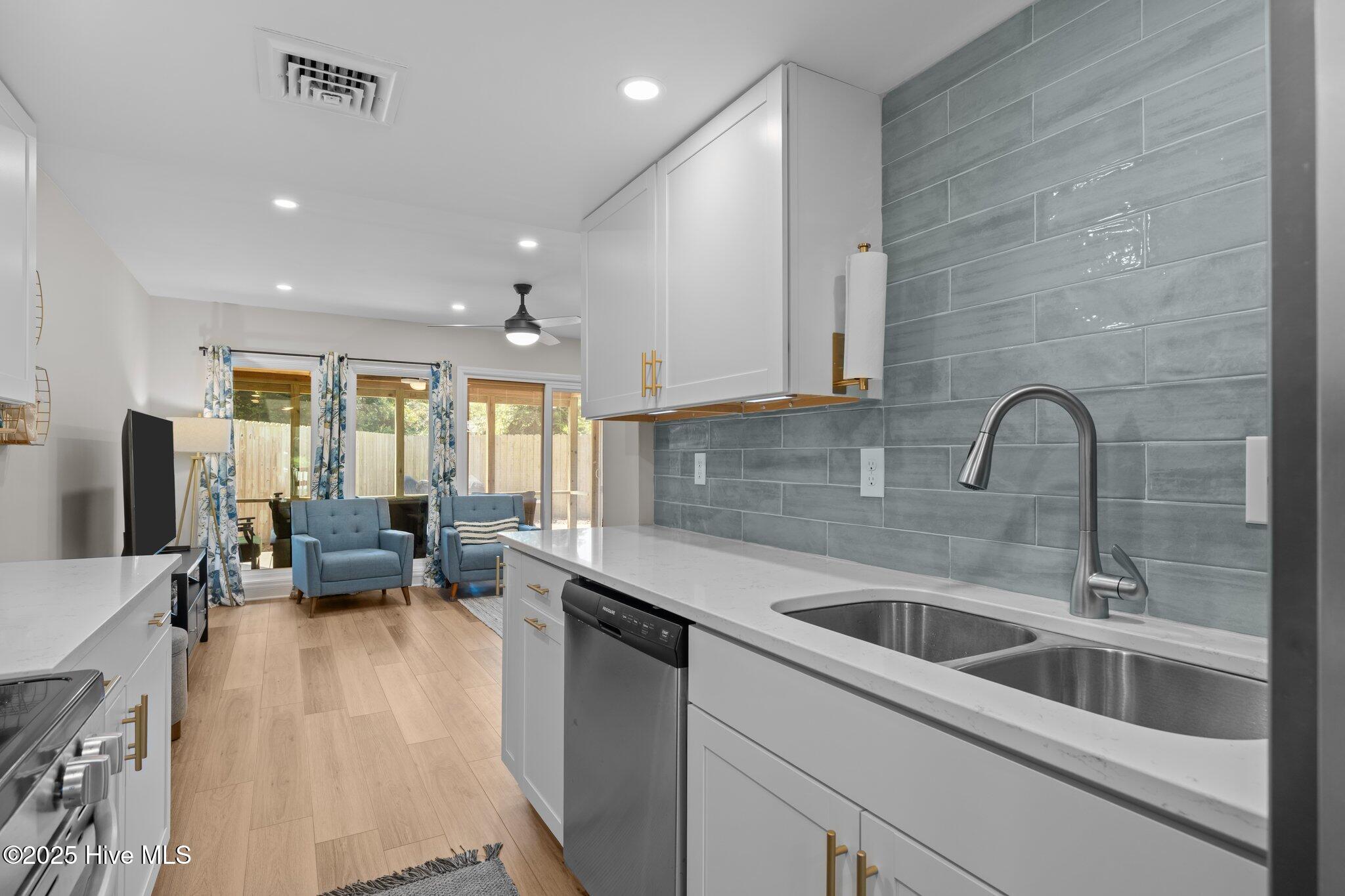 130 Salter Path Road, Unit 73N Pine Knoll Shores, NC 28512 - Photo 2 of 46 Kitchen