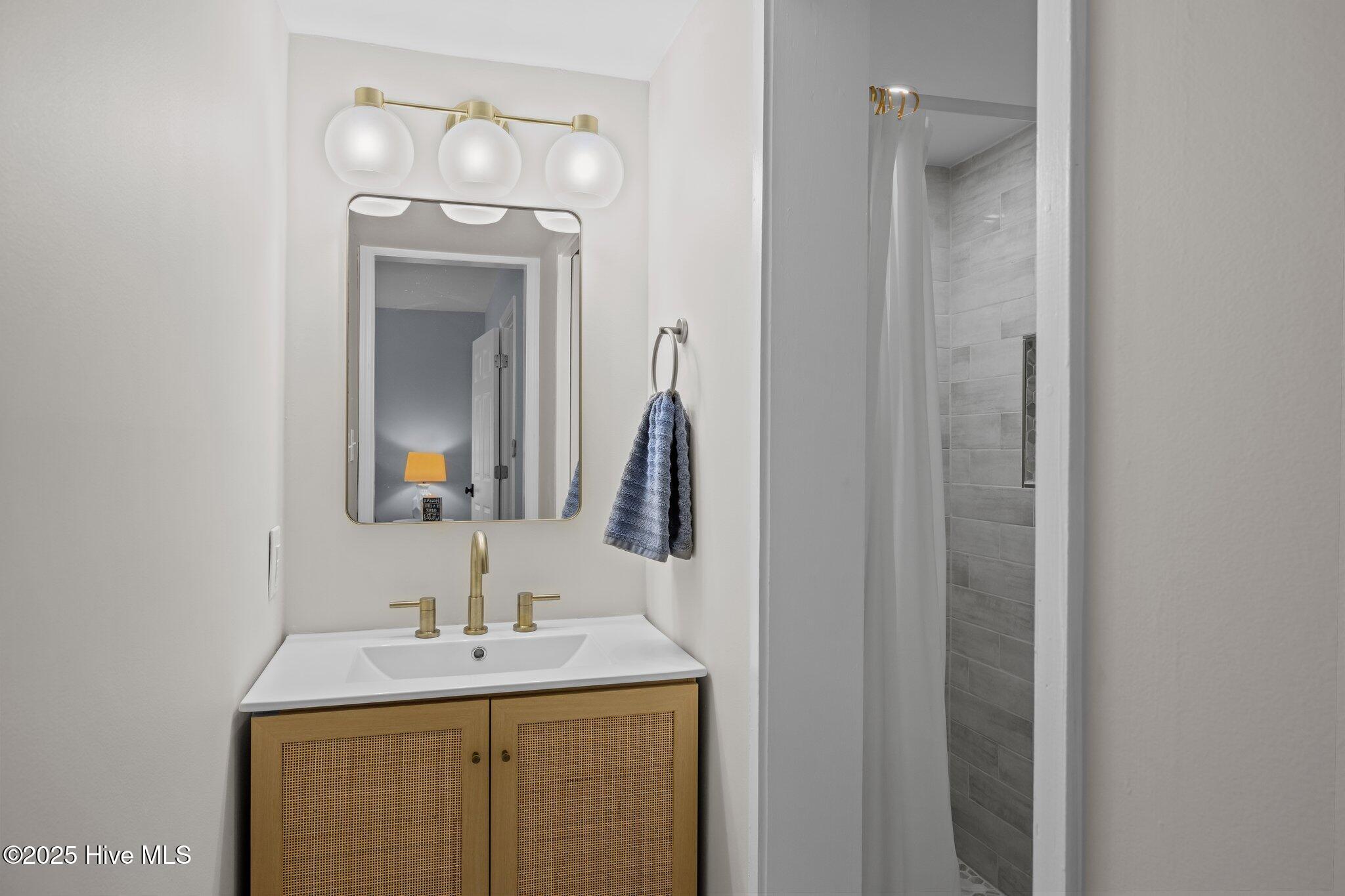 130 Salter Path Road, Unit 73N Pine Knoll Shores, NC 28512 - Photo 24 of 46 Full Bathroom 2