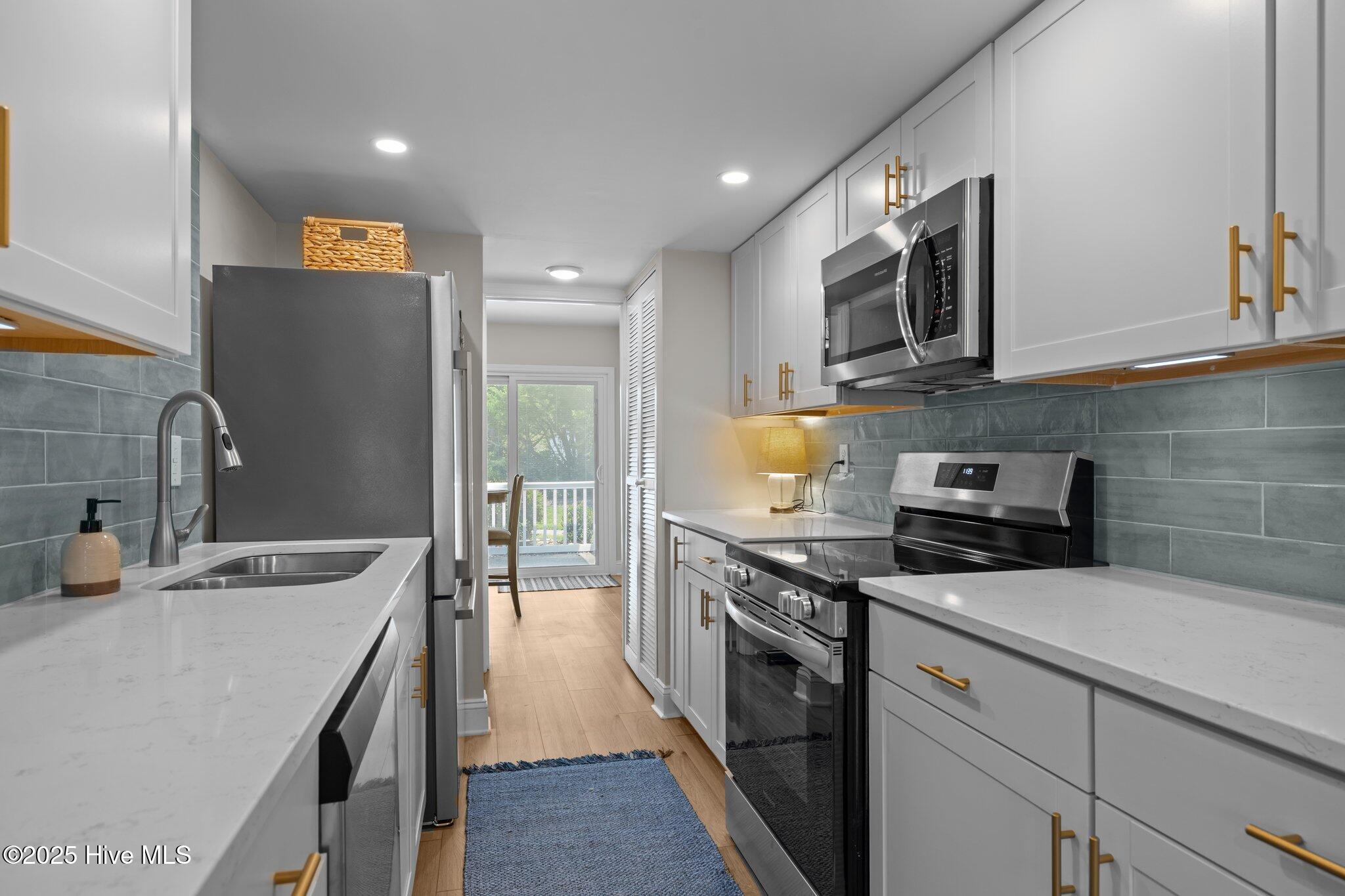 130 Salter Path Road, Unit 73N Pine Knoll Shores, NC 28512 - Photo 4 of 46 Kitchen