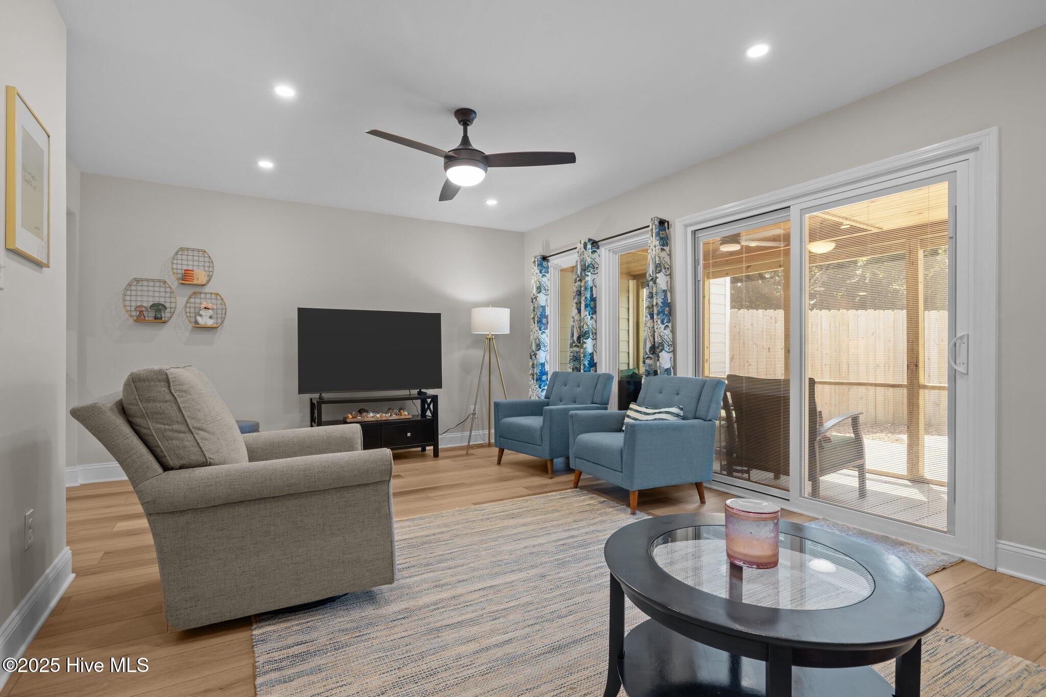 130 Salter Path Road, Unit 73N Pine Knoll Shores, NC 28512 - Photo 7 of 46 Living Area