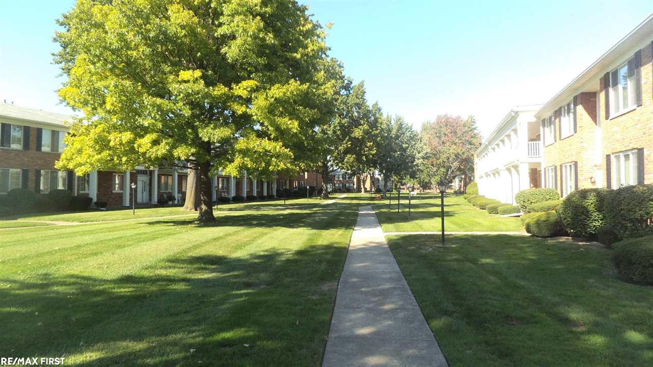 29452 Hoover Road Warren, MI 48093 - Photo 2 of 10 31304960-1.JPG