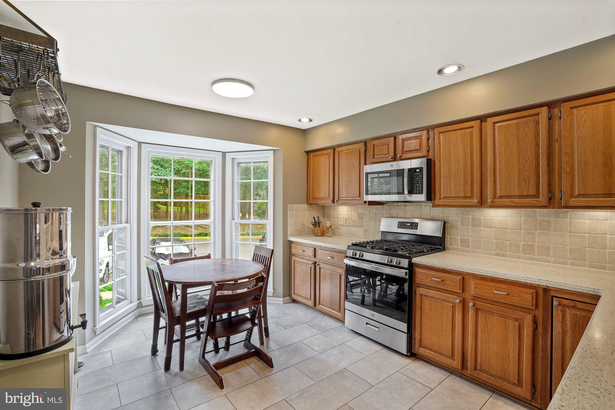 11730 Great Owl Circle Reston, VA 20194 - Photo 10 of 35 Kitchen