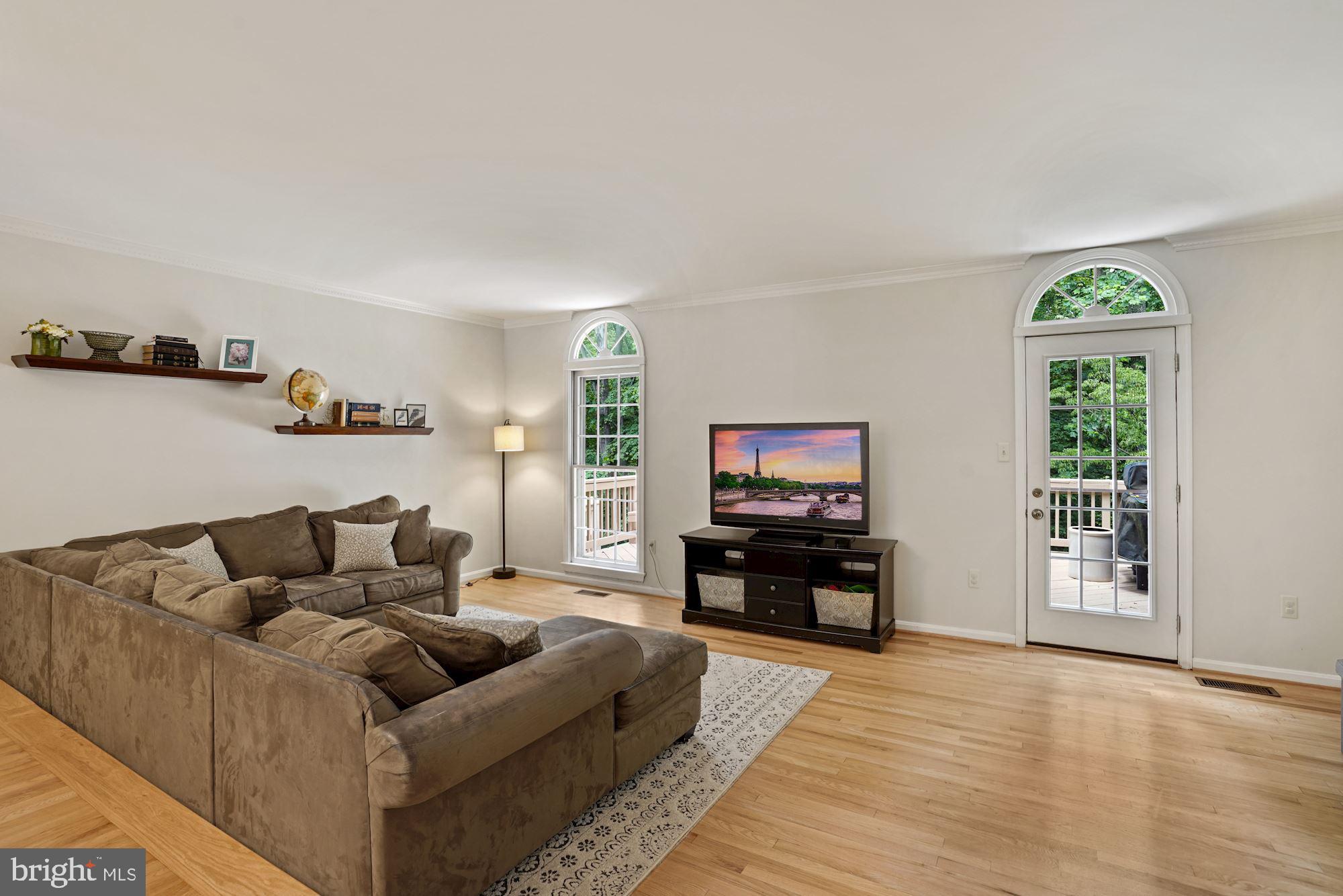 11730 Great Owl Circle Reston, VA 20194 - Photo 4 of 35 LIving Room