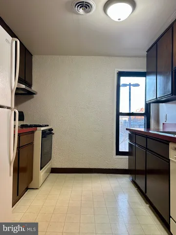 $1,300 | 239 West Philadelphia Street, Unit C, York, PA 17401