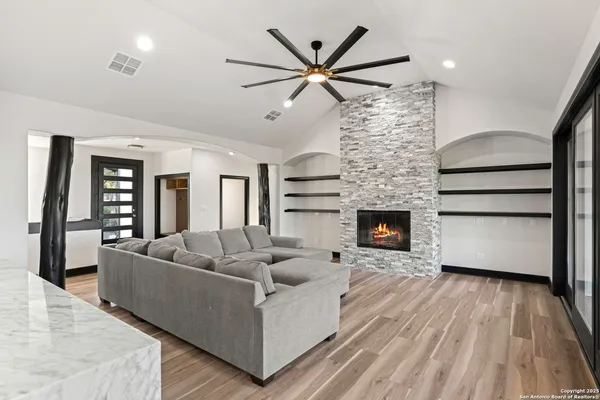 $3,800 | 141 Oak Shore Drive, Canyon Lake, TX 78133