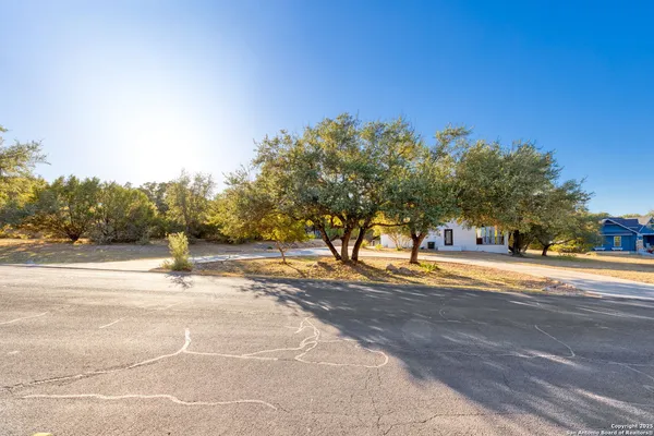 $3,800 | 141 Oak Shore Drive, Canyon Lake, TX 78133