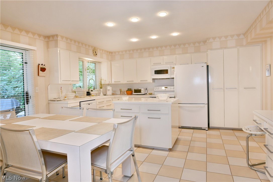 5597 Engleton Lane Girard, OH 44420 - Photo 11 of 50 Gallery Image 11