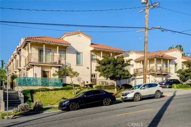 $725,000 | 7225 Apperson Street, Unit 105, Tujunga, CA 91042
