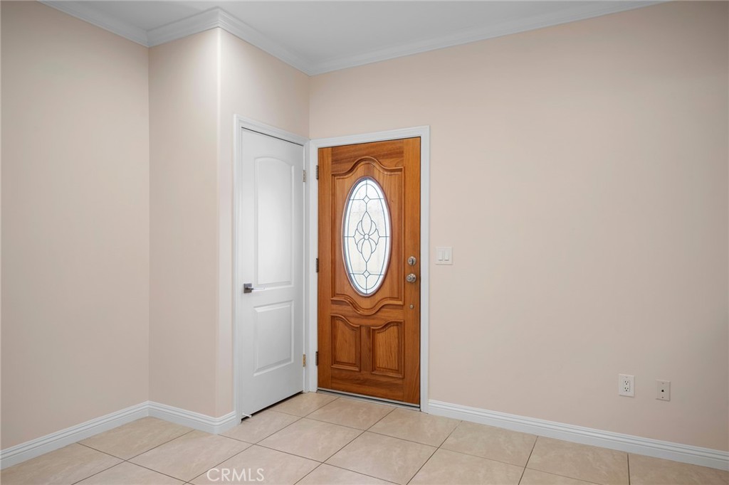 7225 Apperson Street, Unit 105 Tujunga, CA 91042 - Photo 3 of 33