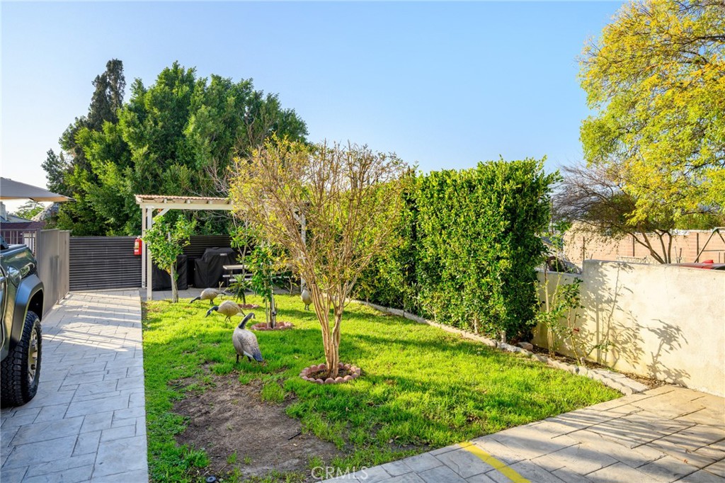 7225 Apperson Street, Unit 105 Tujunga, CA 91042 - Photo 31 of 33