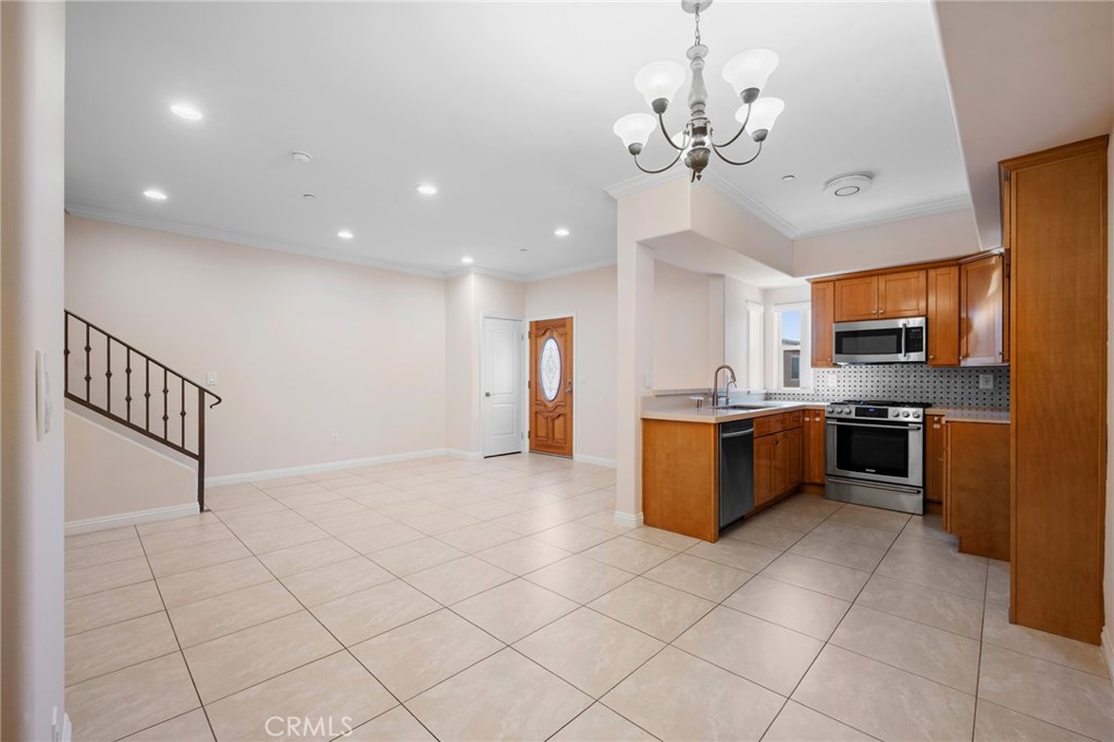 7225 Apperson Street, Unit 105 Tujunga, CA 91042 - Photo 9 of 33