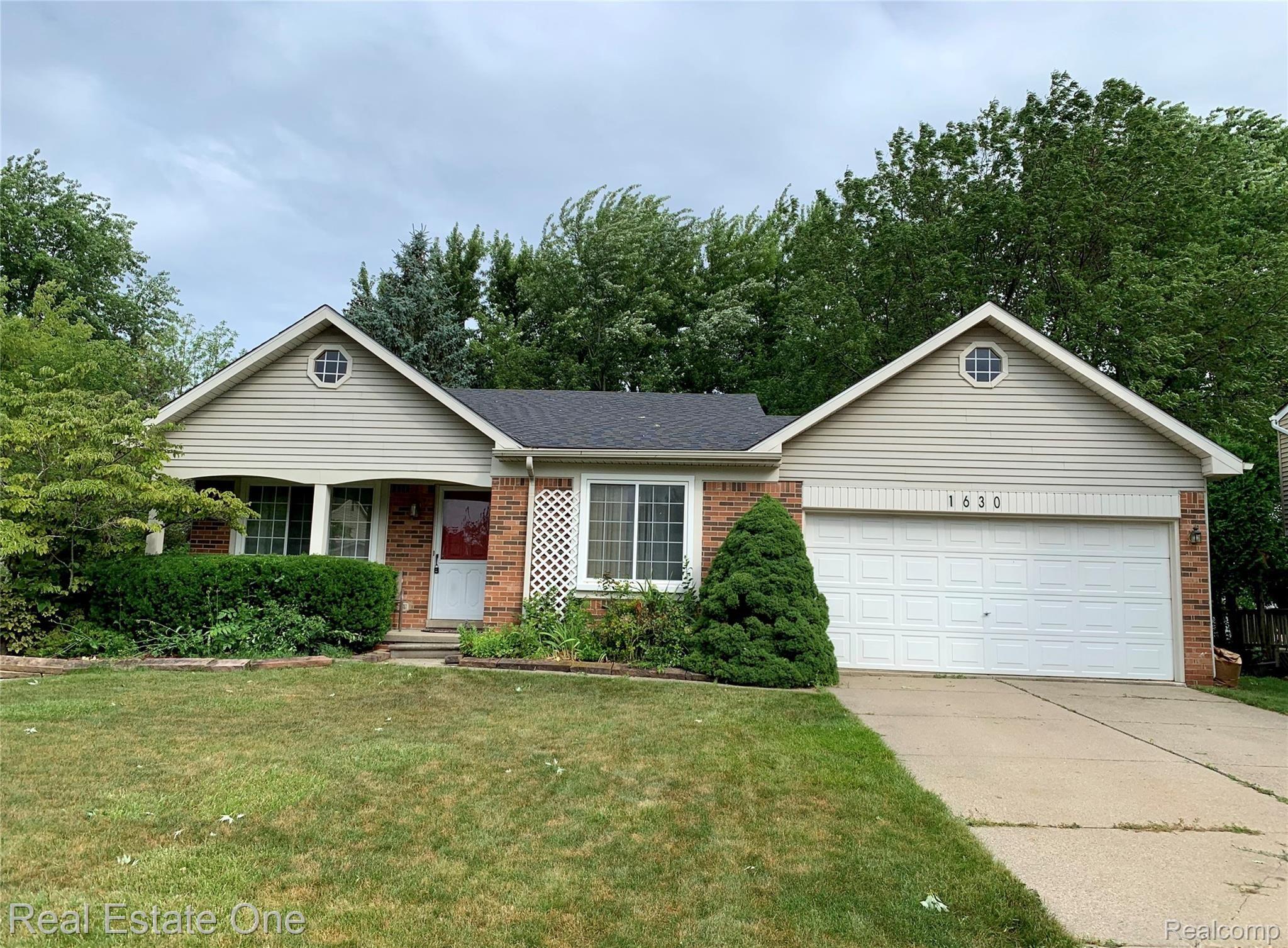 1630 Dancer Drive Rochester, MI 48307 - Photo 1 of 12 IMG_1072.jpg