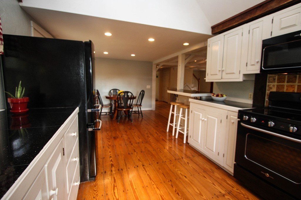 116 Leland Hill Road Sutton, MA 01590 - Photo 4 of 26 Gallery Image 4