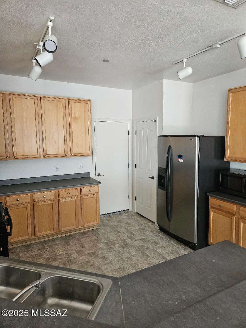 3195 West Treece Way Tucson, AZ 85742 - Photo 9 of 28