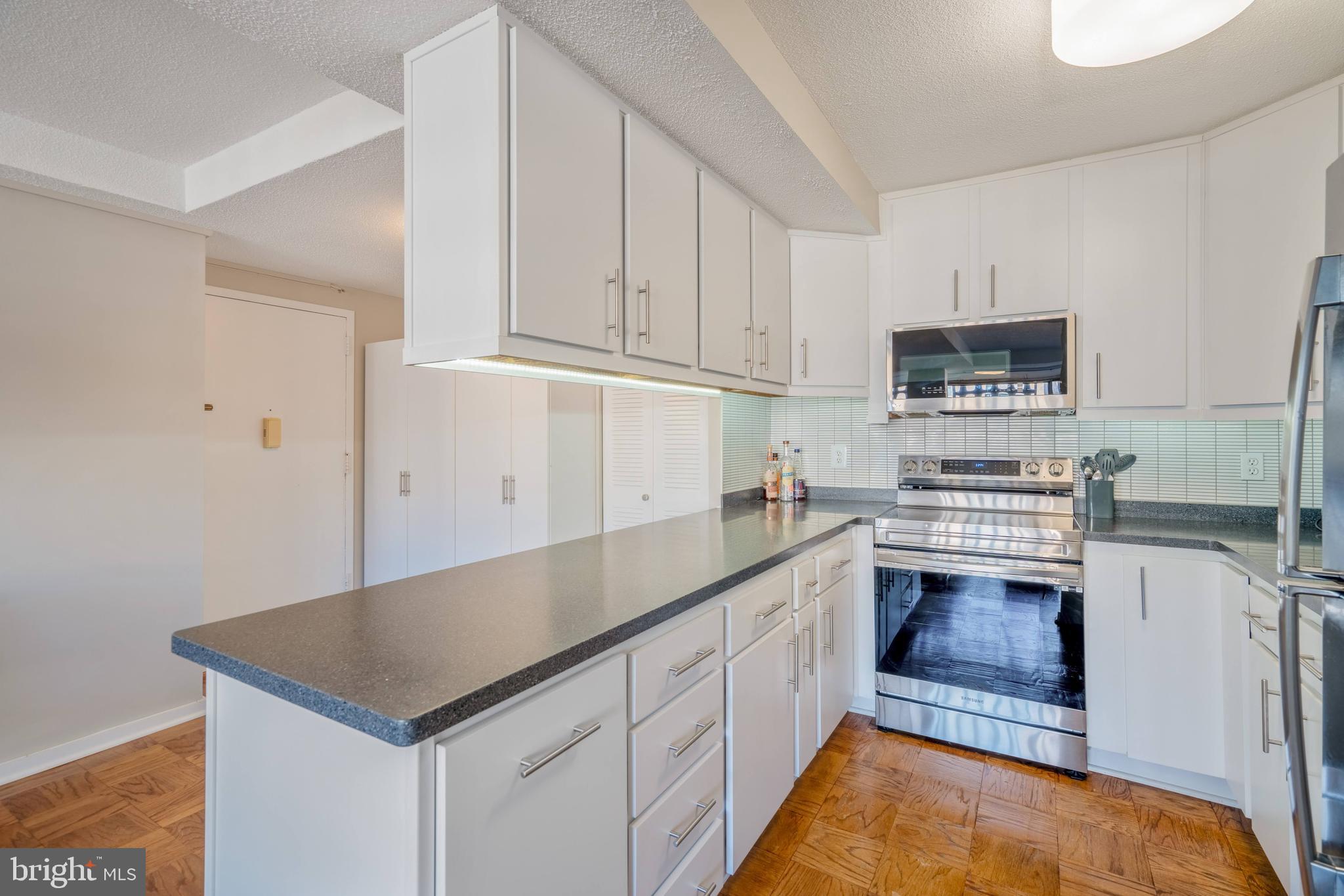 1301 Delaware Avenue Southwest, Unit N606 Washington, DC 20024 - Photo 8 of 33