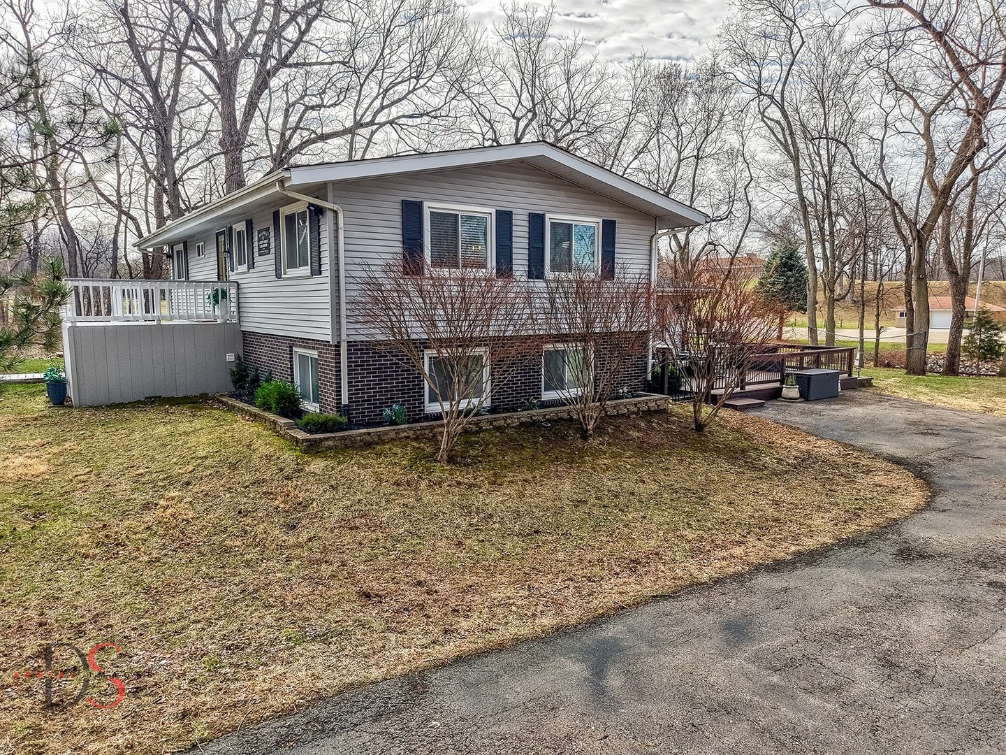 152 Beachview Court Varna, IL 61375 - Photo 3 of 46 a view of a house with a yard covered in snow