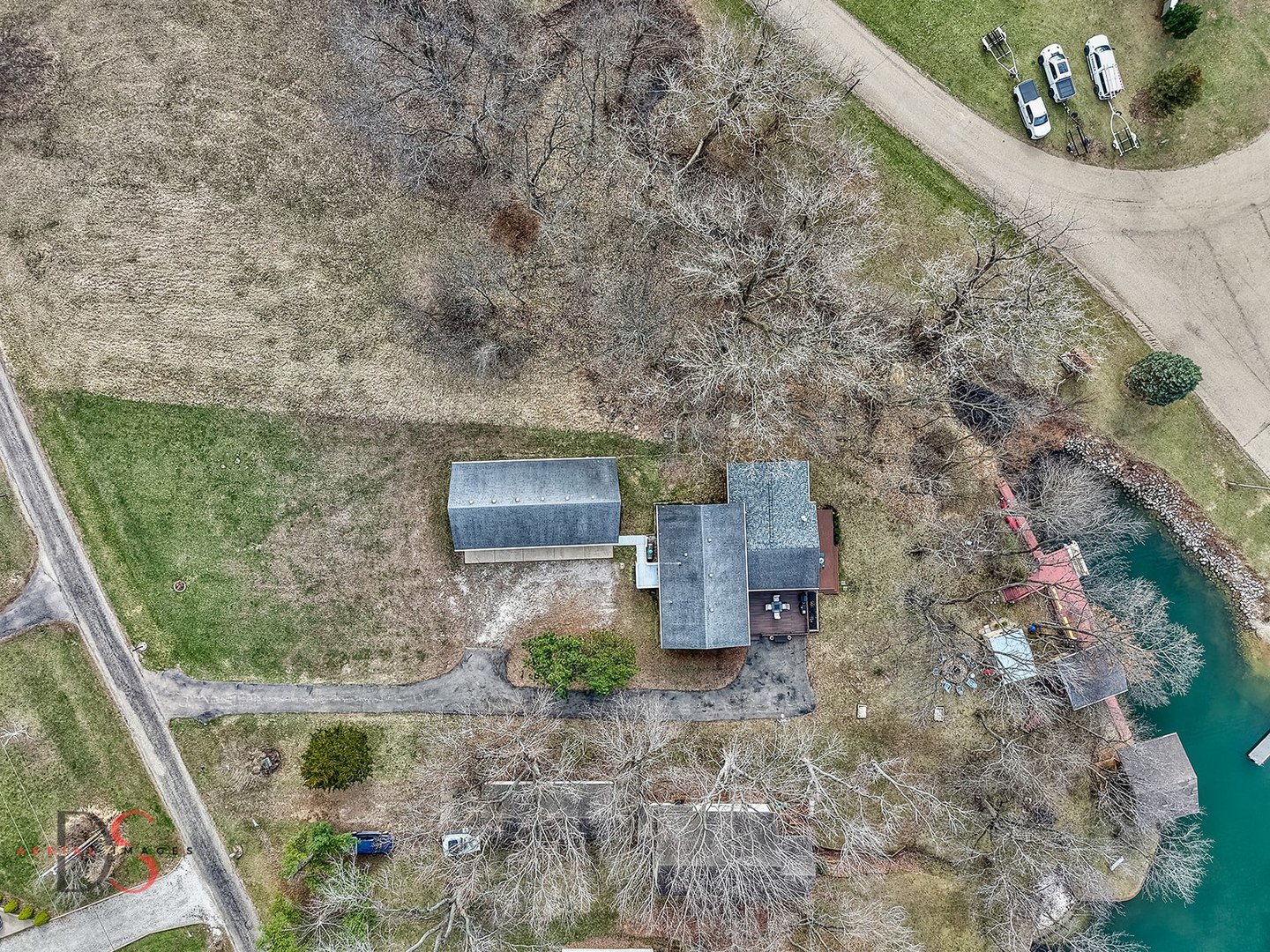 152 Beachview Court Varna, IL 61375 - Photo 43 of 46 a backyard of a house with table and chairs