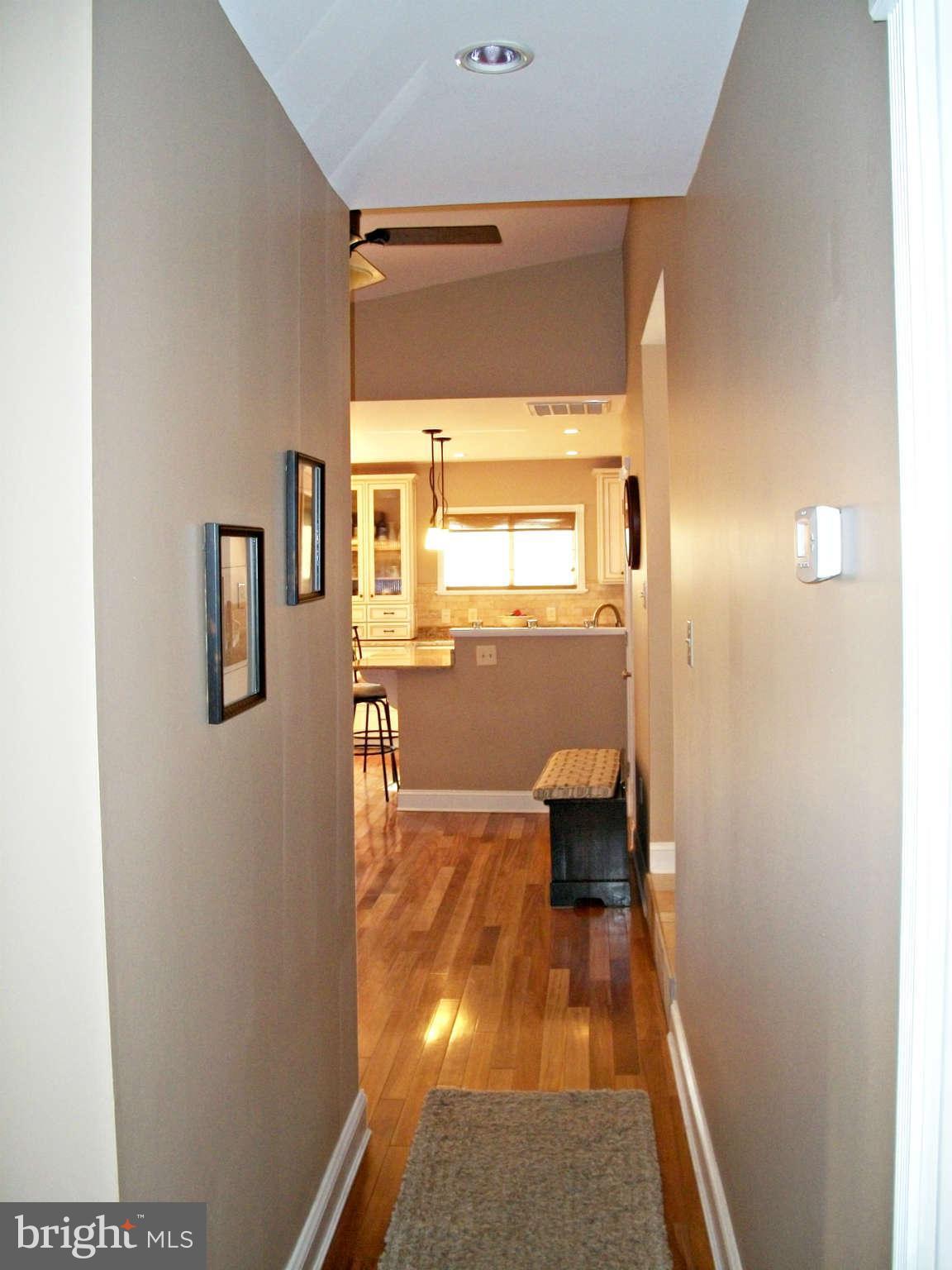 4439 Flintstone Road Alexandria, VA 22306 - Photo 20 of 29 Hallway