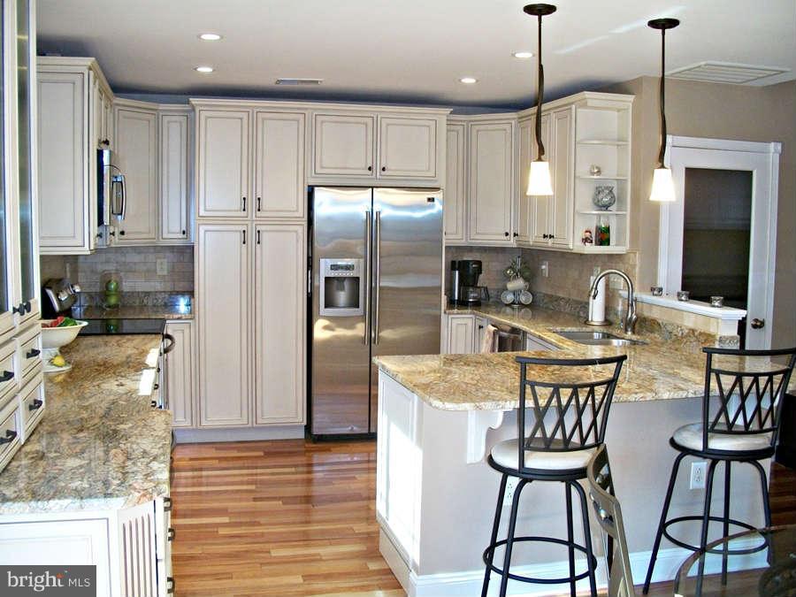 4439 Flintstone Road Alexandria, VA 22306 - Photo 3 of 29 Gourmet Kitchen!