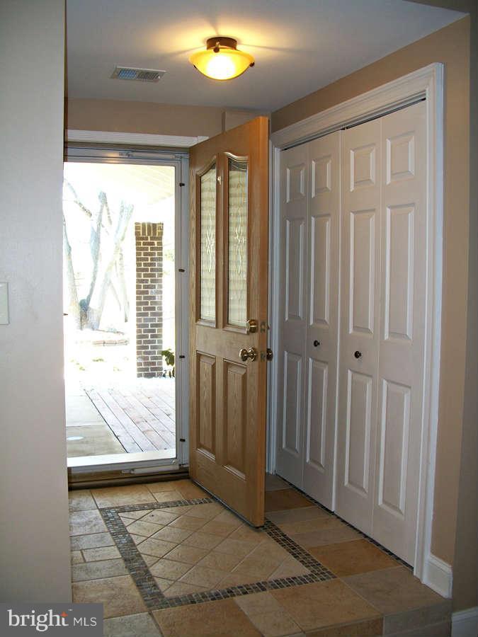 4439 Flintstone Road Alexandria, VA 22306 - Photo 21 of 29 Foyer