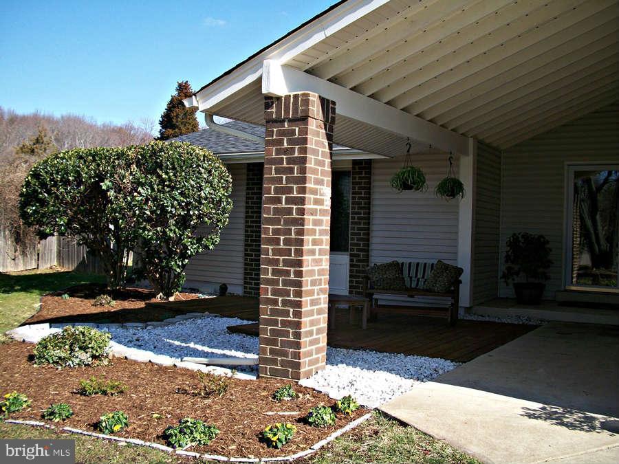 4439 Flintstone Road Alexandria, VA 22306 - Photo 24 of 29 Exterior (Front)