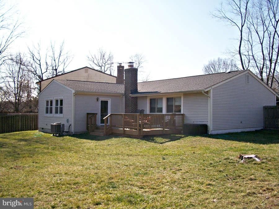 4439 Flintstone Road Alexandria, VA 22306 - Photo 25 of 29 Exterior (Rear)