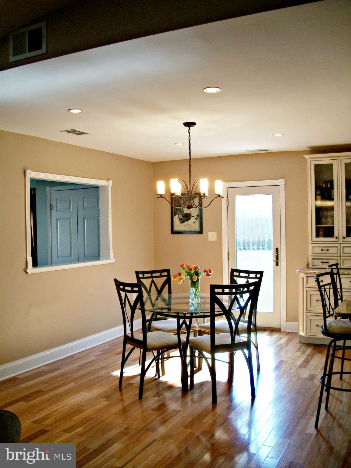 4439 Flintstone Road Alexandria, VA 22306 - Photo 4 of 29 Dining Room