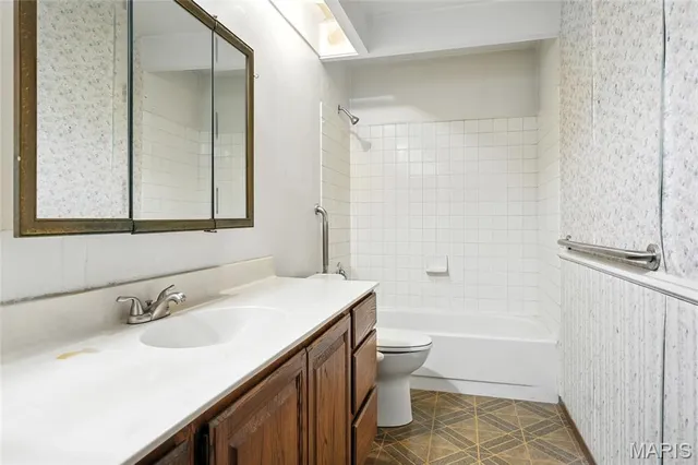 $375,000 | 3911 Charbonier Road, Hazelwood, MO 63031