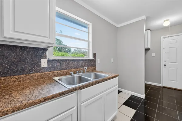 $1,475 | 2446 Mayview Drive, Houston, TX 77091