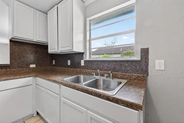 $1,475 | 2446 Mayview Drive, Houston, TX 77091