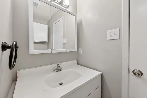 $1,475 | 2446 Mayview Drive, Houston, TX 77091
