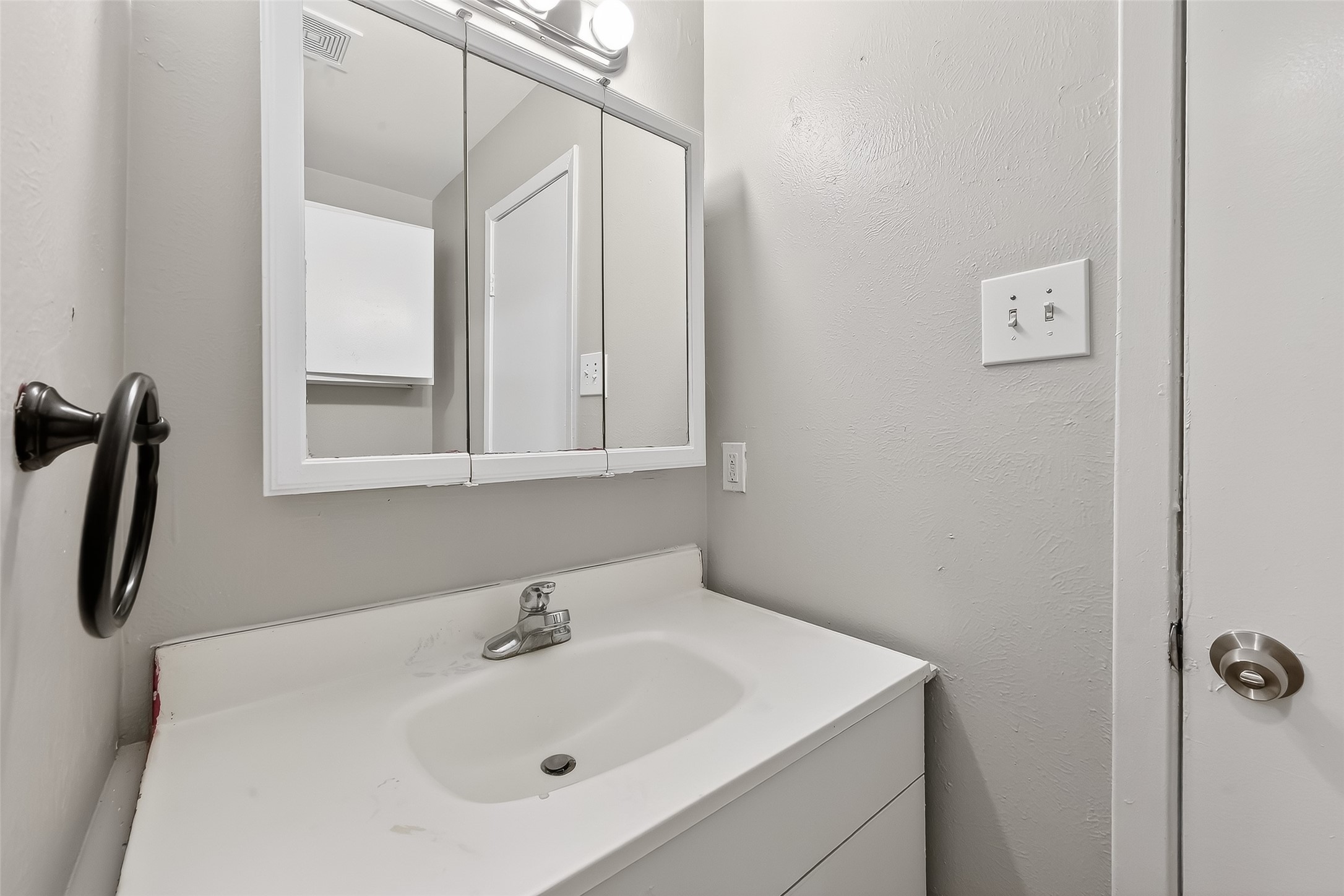 2446 Mayview Drive Houston, TX 77091 - Photo 25 of 34