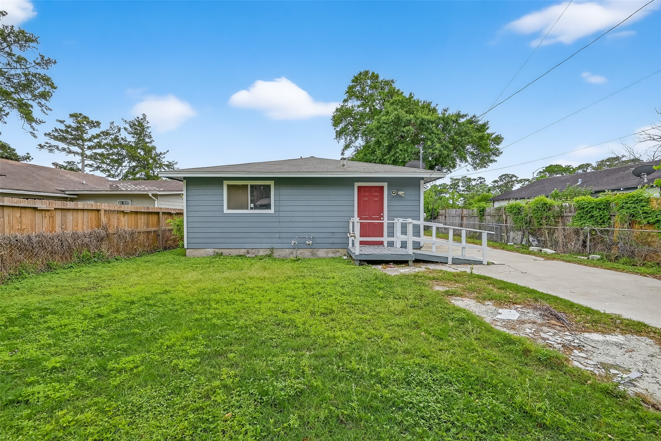 2446 Mayview Drive Houston, TX 77091 - Photo 33 of 34
