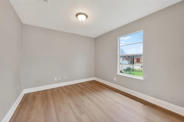 $1,475 | 2446 Mayview Drive, Houston, TX 77091