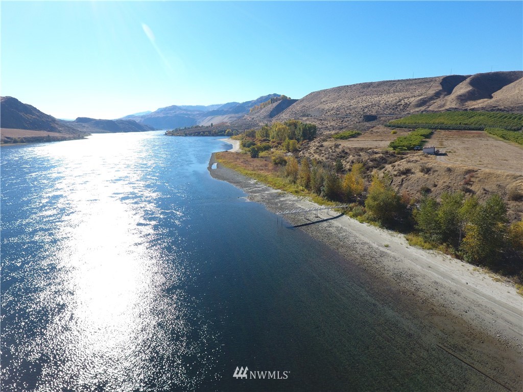 1100 Azwell Road Chelan, WA 98816 - Photo 1 of 34