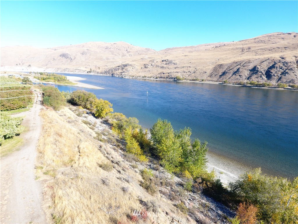 1100 Azwell Road Chelan, WA 98816 - Photo 14 of 34