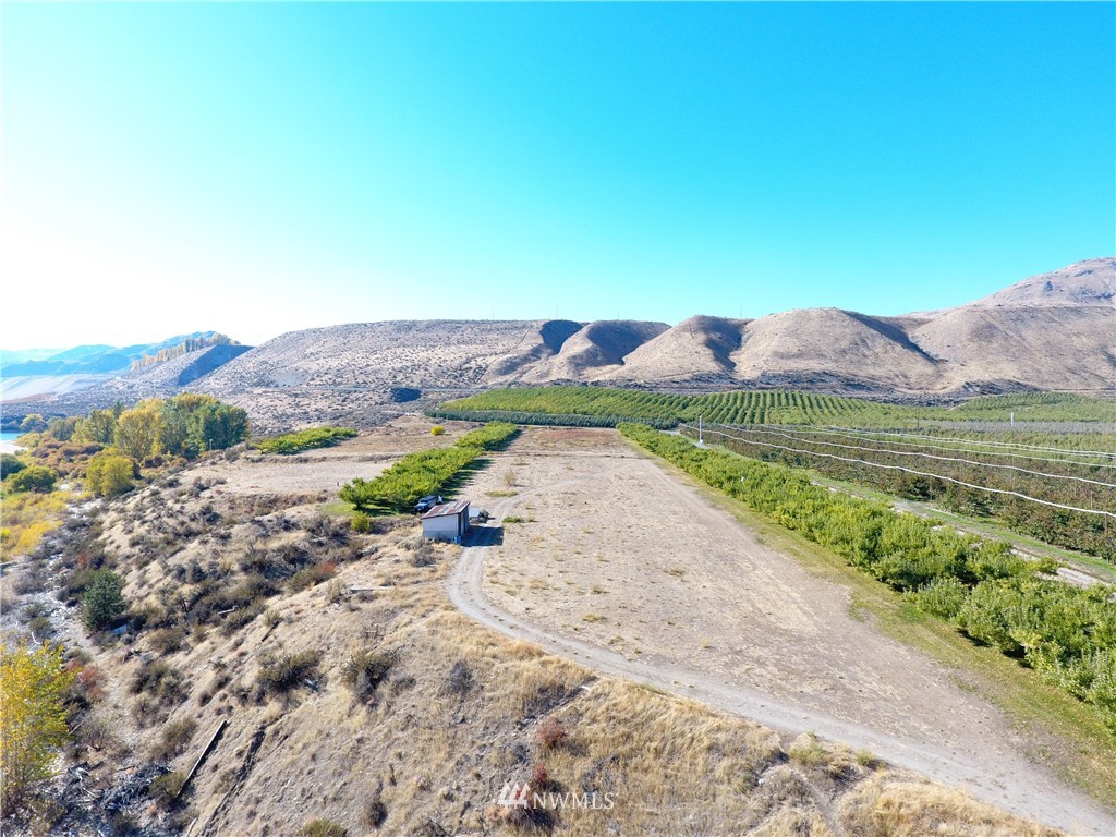 1100 Azwell Road Chelan, WA 98816 - Photo 5 of 34
