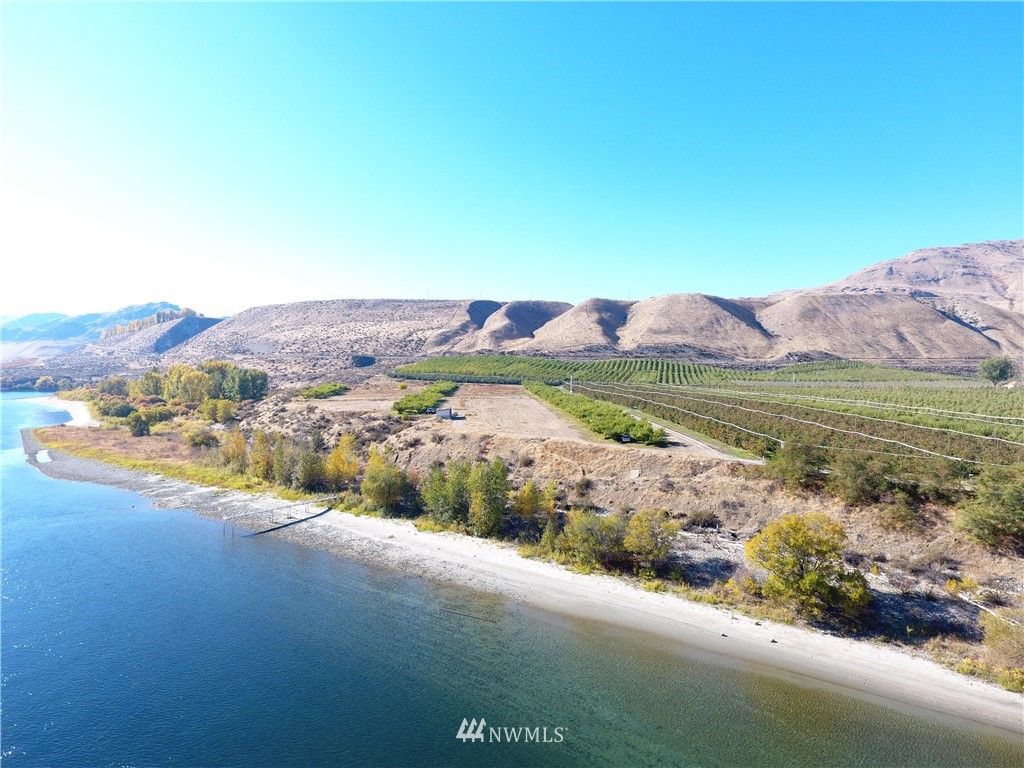 1100 Azwell Road Chelan, WA 98816 - Photo 7 of 34