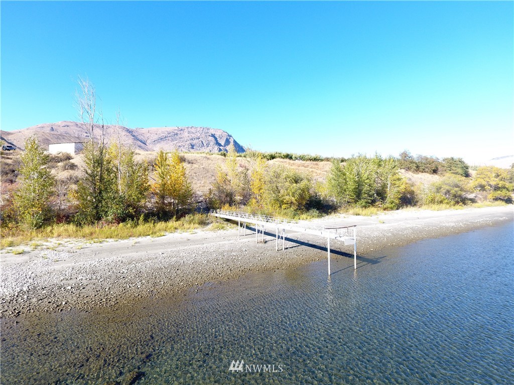 1100 Azwell Road Chelan, WA 98816 - Photo 9 of 34