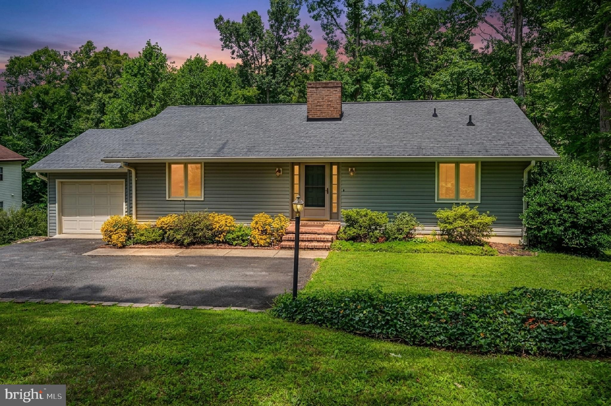 8 Ridgemore Circle Fredericksburg, VA 22405 - Photo 2 of 44 Gallery Image 2