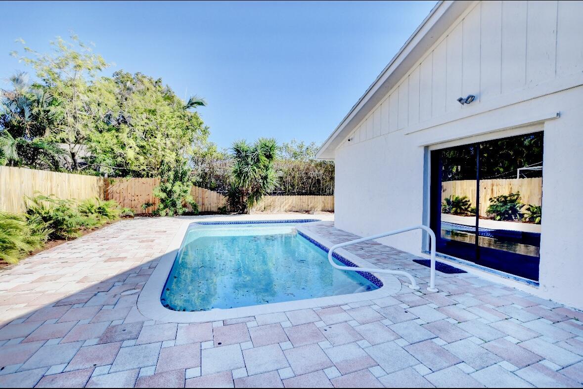 17768 Maplewood Drive Boca Raton, FL 33487 - Photo 40 of 50 a view of outdoor space and yard