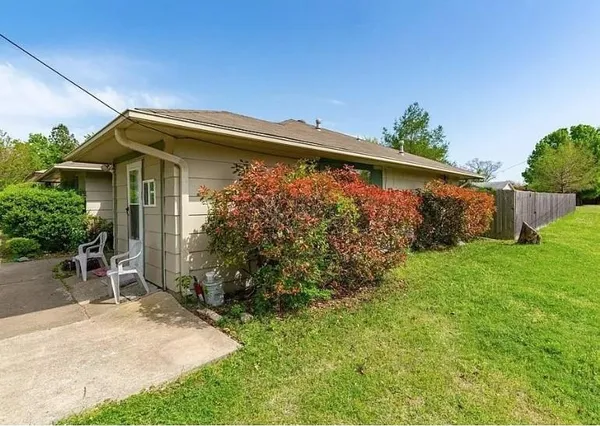 $1,695 | 3135 Maple Avenue, Greenville, TX 75402