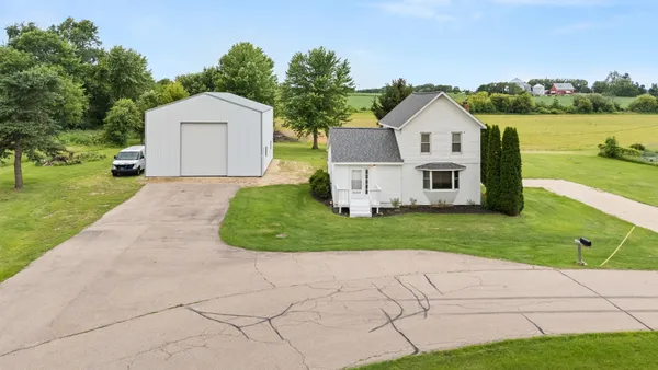 $239,000 | 32303 West Street, Kirkland, IL 60146