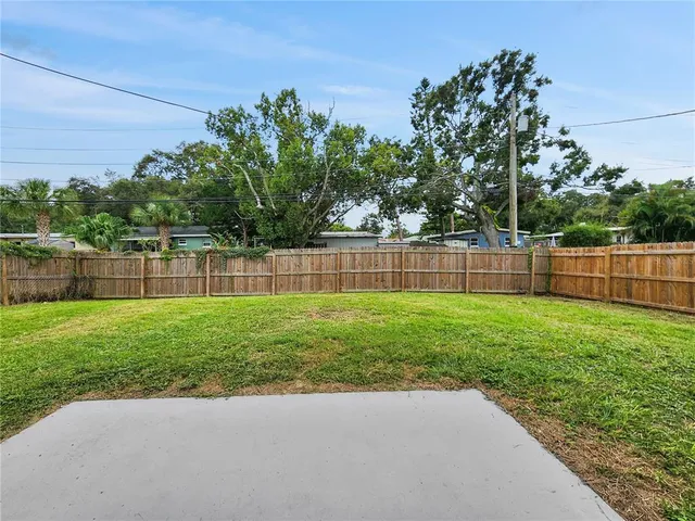 $2,395 | Undisclosed Address, Largo, FL 33774