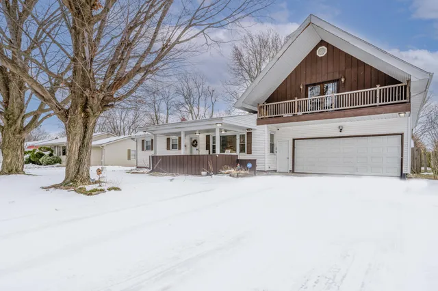 $350,000 | 966 Wedgewood Road, St. Joseph, MI 49085