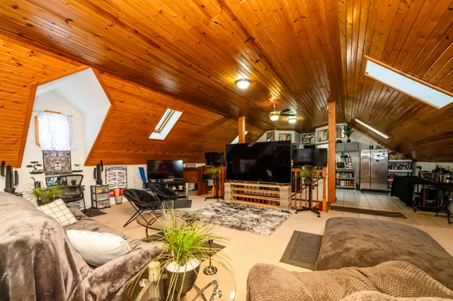 $350,000 | 966 Wedgewood Road, St. Joseph, MI 49085