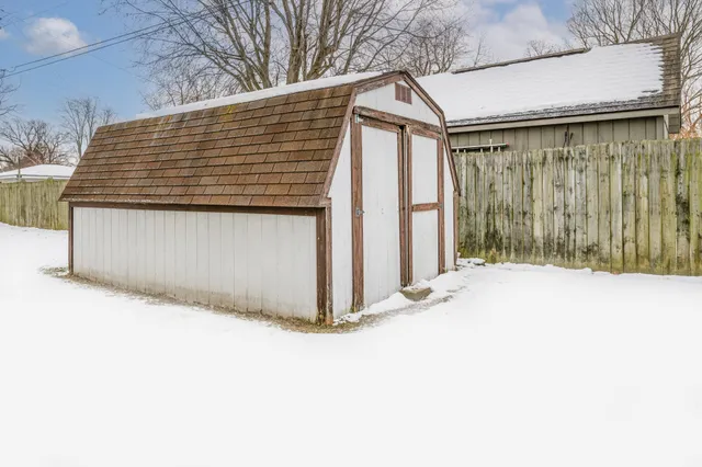 $350,000 | 966 Wedgewood Road, St. Joseph, MI 49085