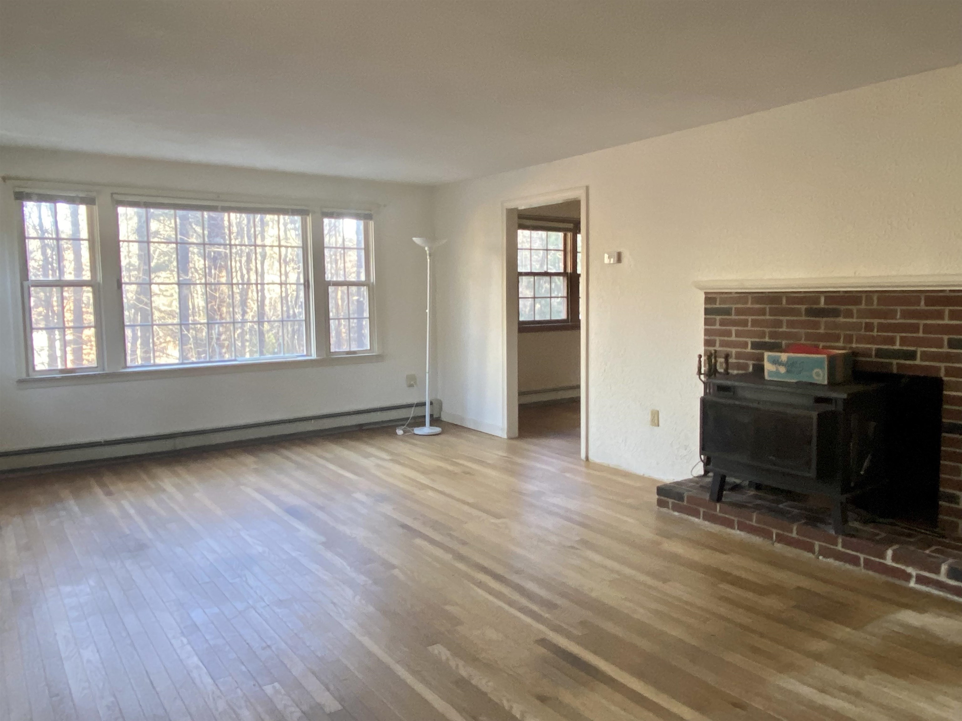 271 Page Road Bow, NH 03304 - Photo 5 of 36