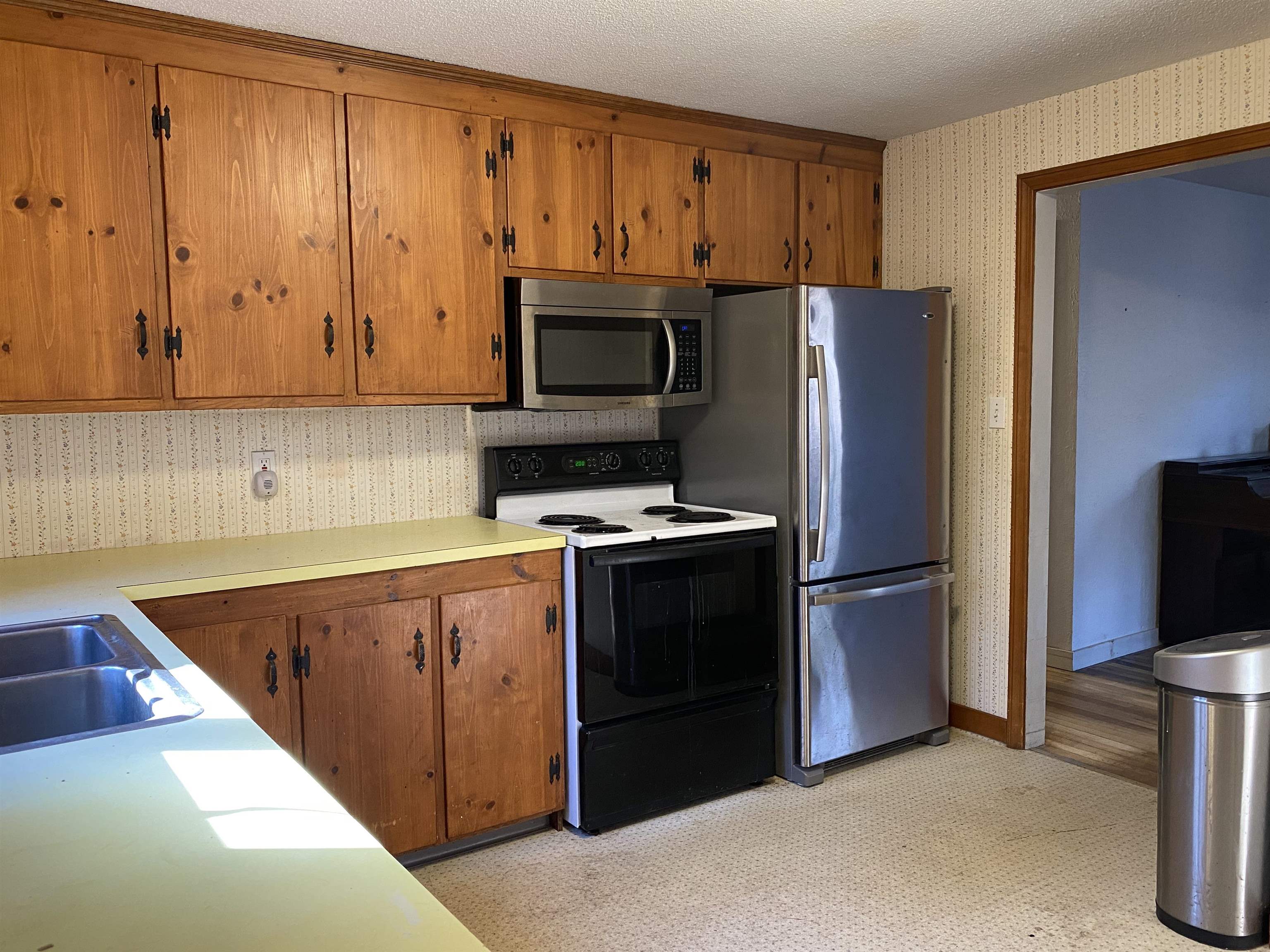 271 Page Road Bow, NH 03304 - Photo 10 of 36